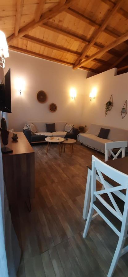 Central Apartment Патитири Экстерьер фото