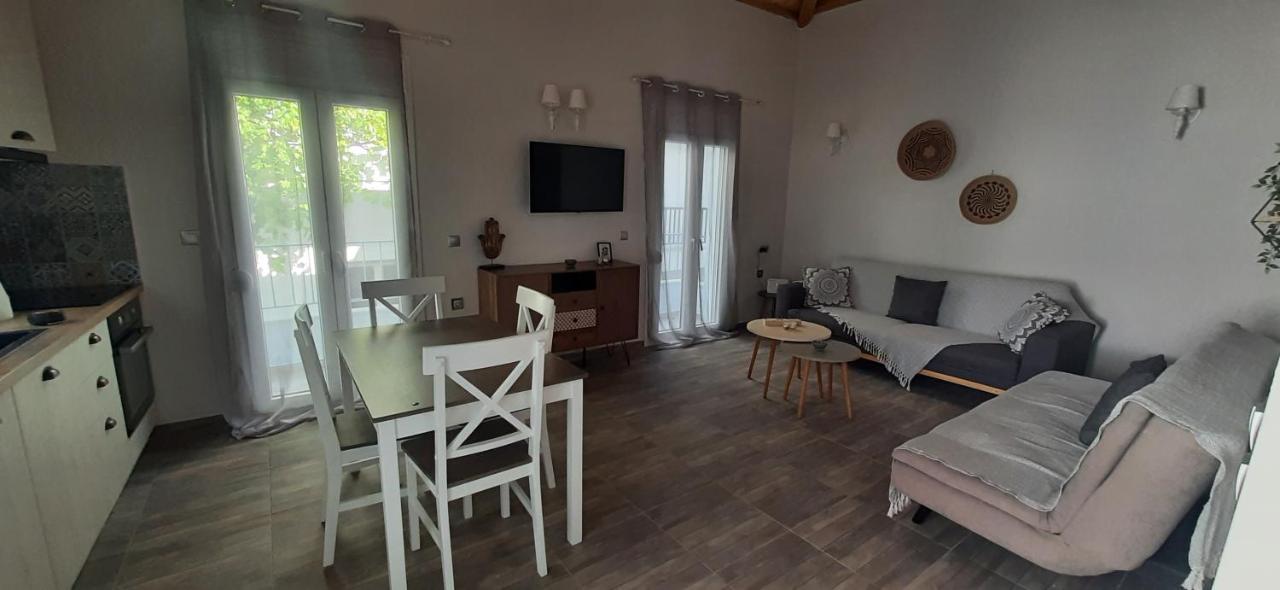 Central Apartment Патитири Экстерьер фото